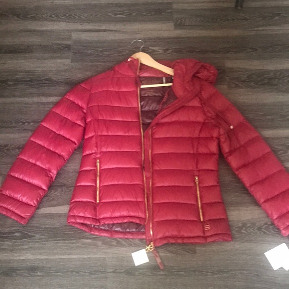 Brand new Calvin Klien Jacket. - Picture 4 of 9